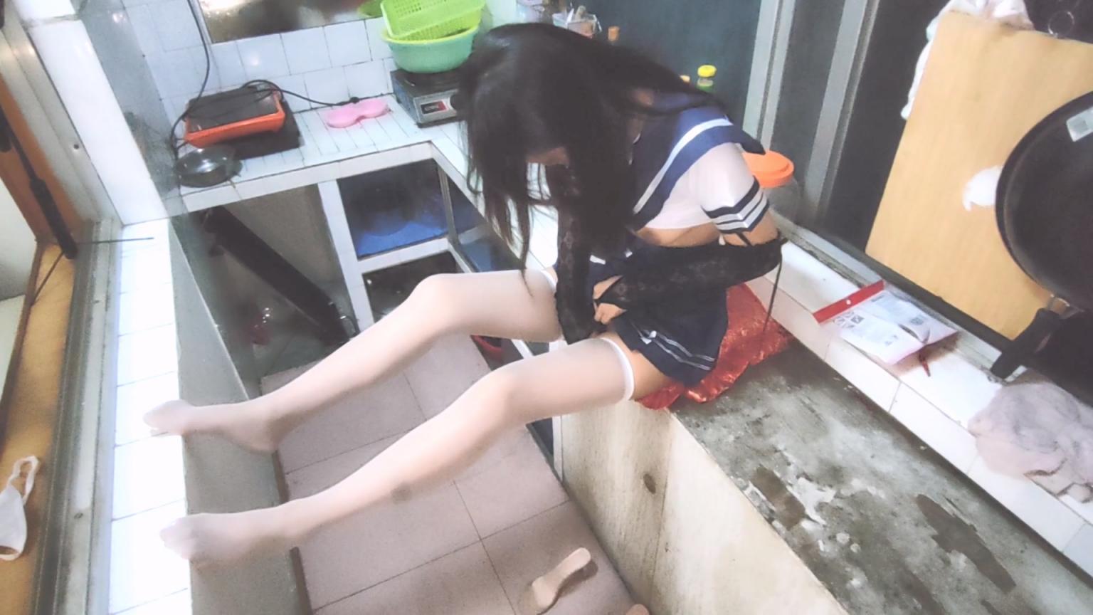 超嫩清纯拜金校学妹✅性感白丝水手服高挑身材厨房扶腰后入！老师同学眼中的学霸 爸爸面前是骚婊小母狗