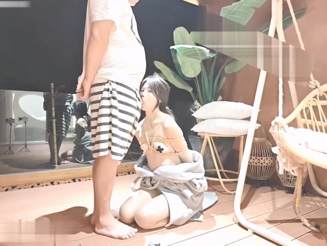 电梯里的KS训练和马路旁露台调教！激发高颜值极品超嫩萝莉M属性，后入中出绝叫高潮