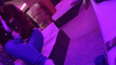 ✨探访按摩店✨从按摩店约两个熟女技师出来啪啪，阿姨挺小心让上楼去声音小一点！