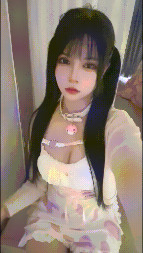 露脸清纯美少女『麦兜小可爱』与金主爸爸啪啪 紫薇，最喜欢操这种温柔的女生了 轻轻一操就哼哼唧唧的