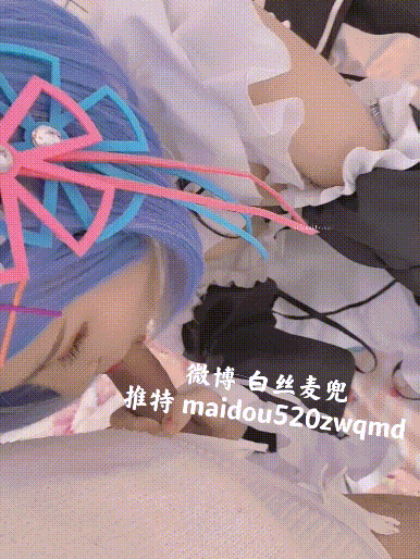 露脸清纯美少女『麦兜小可爱』与金主爸爸啪啪 紫薇，最喜欢操这种温柔的女生了 轻轻一操就哼哼唧唧的