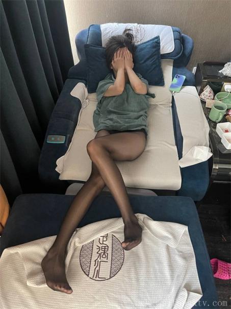 【极品航空❤️空姐女神】专操空姐推特大神『宝马神』空姐制服⭐黑丝美腿⭐玩操穿制服的空姐 海航空姐篇