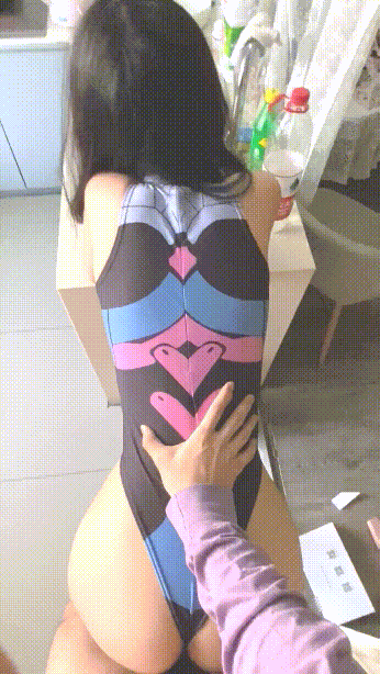 长腿美背白富美女神✅完美的身材 欲罢不能 这个身材尤其是后入那一部，百看不倦！极品反差 视觉感超强