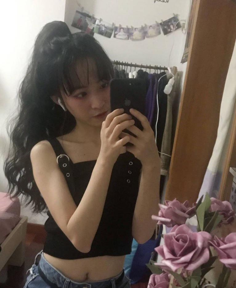 河南 郑州已婚少妇  网吧打游戏勾搭上的  口活好、骚穴紧，高潮来的快