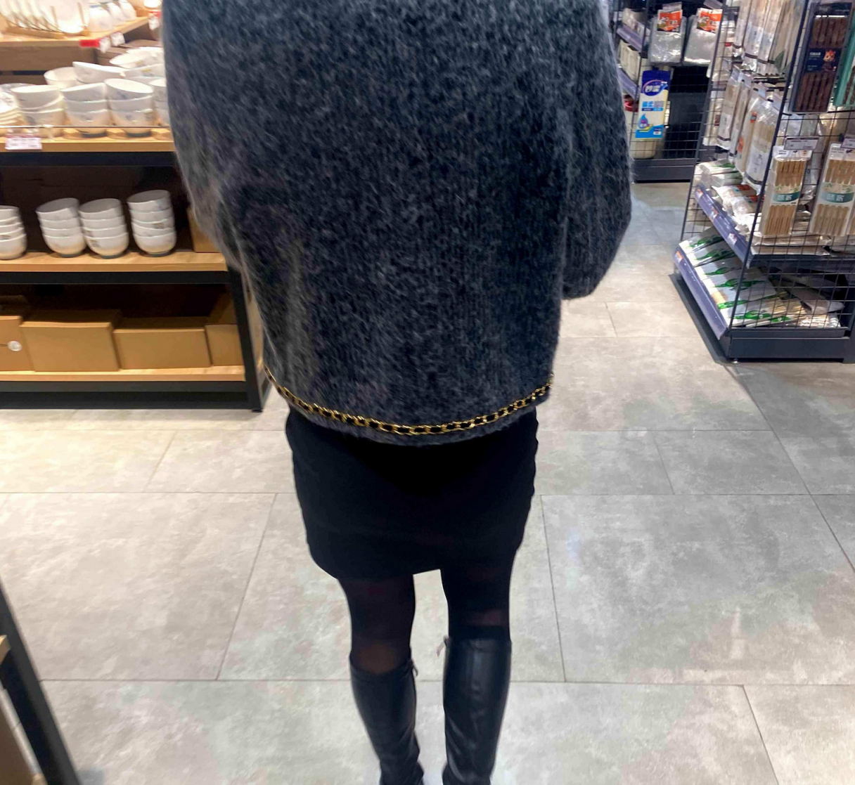 姐弟乱伦 外站大神乱伦姐姐-酒后强上亲姐姐  趁姐姐洗澡强行进入卫生间，这一刻我等了太久