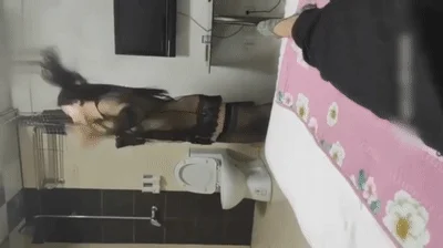 极品熟女✨老阿姨一周没接客憋的受不了，饥渴难耐不让小伙休息继续来，无套干出白浆！