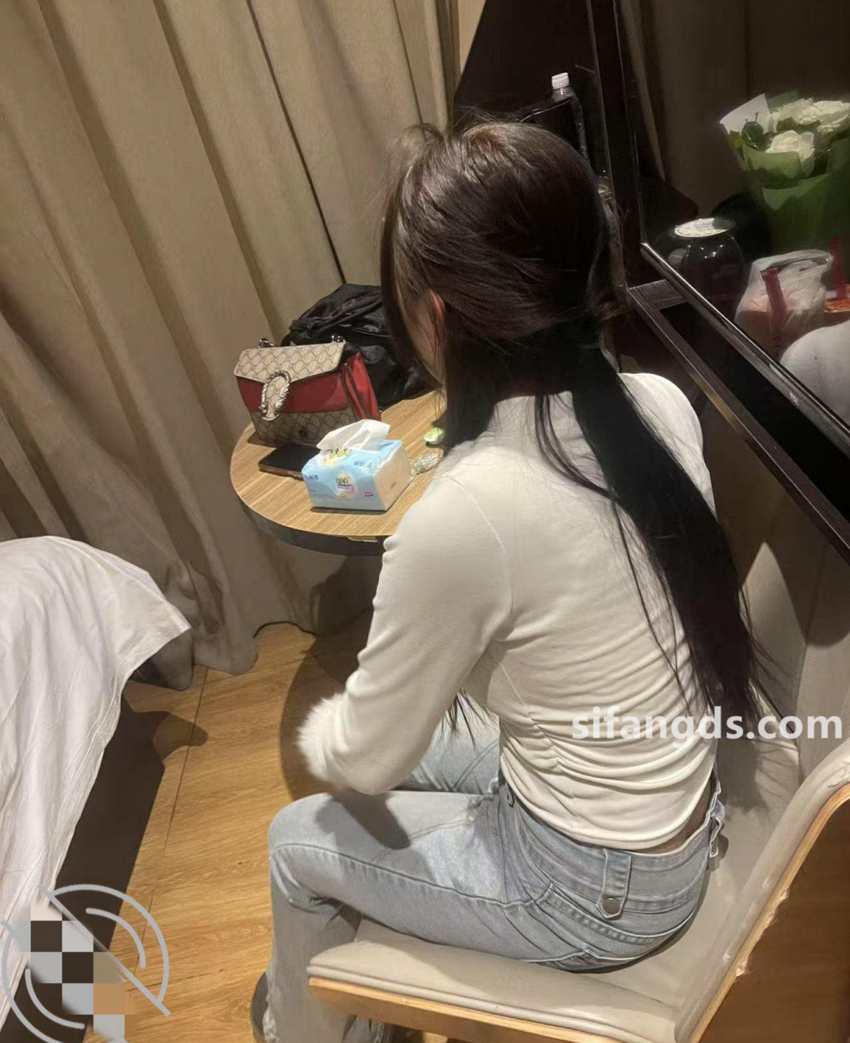 姐弟乱伦 外站大神乱伦姐姐-酒后强上亲姐姐  趁姐姐洗澡强行进入卫生间，这一刻我等了太久