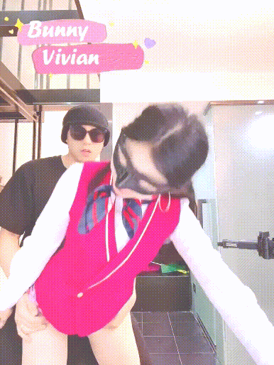 南航空姐淫靡的私生活,抚媚身材制服简直比空姐还有气质,超美肉丝大长腿扶腰后入✅绝美高颜值逆天长腿女神