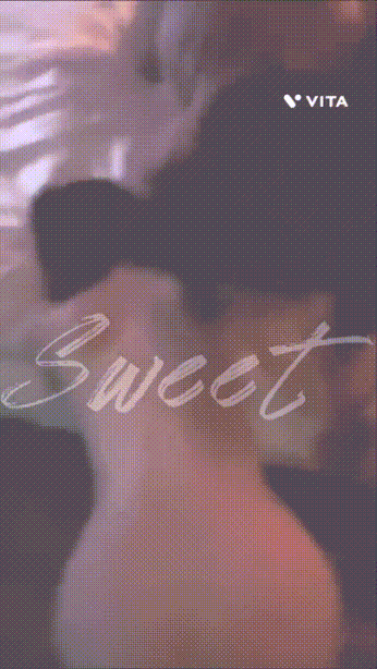 被命令拿着手机拍自己淫荡的模样太羞耻了，连自己都觉得怎么可以那么欠干呀！✅超性感身材御姐