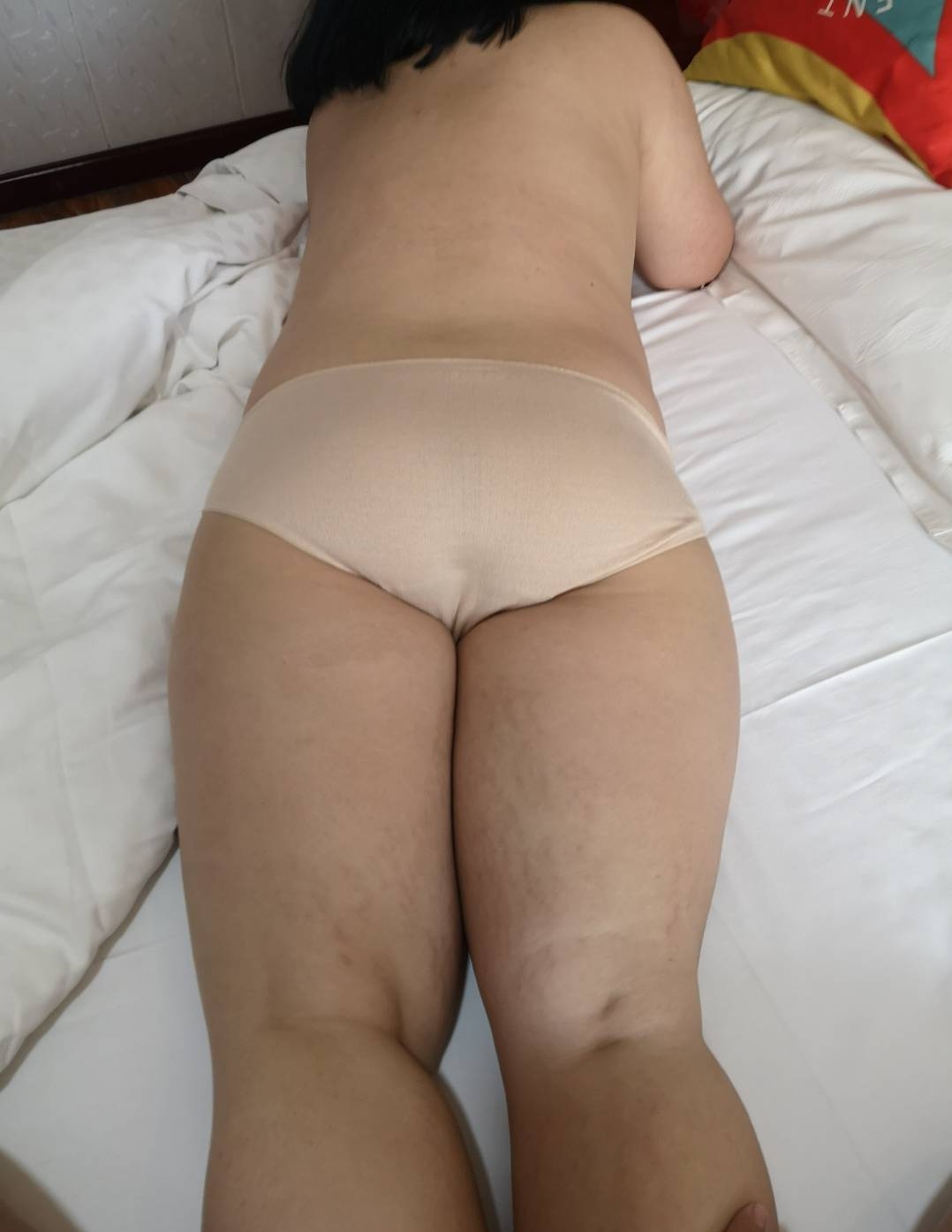 小坦克骚母狗日常渴望被干之——同一女主与7名男主的床上故事。