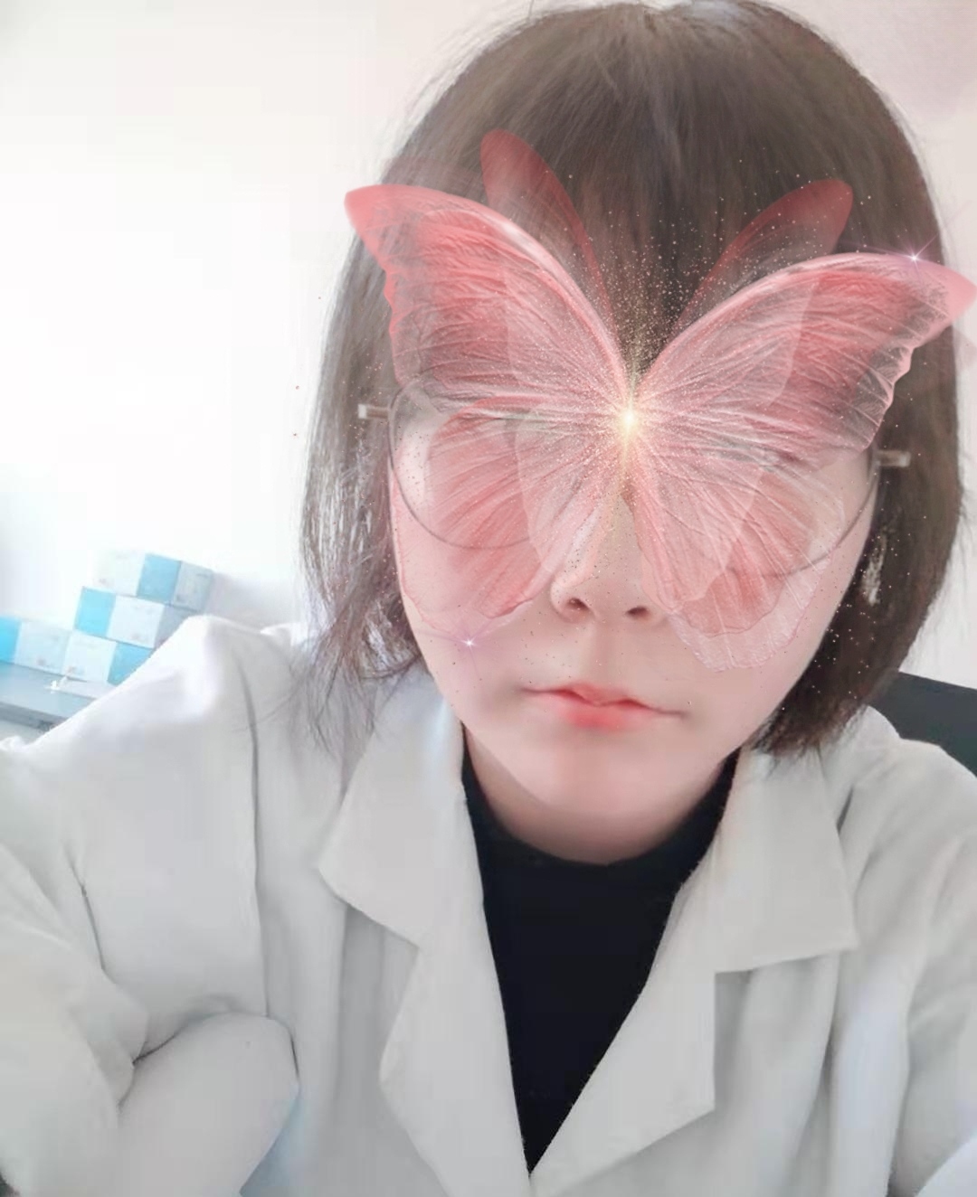 肉肉的小坦克背着男友在出租屋多次约男同事上床，附微露脸生活照。