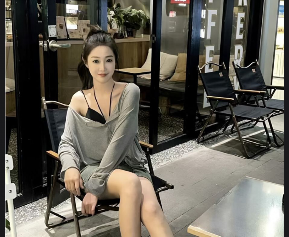 有钱真的可以为所欲为！山东师范大学空乘专业女神 孙凤娇 被金主爸爸包养 女仆装诱惑配合土豪随意玩弄！