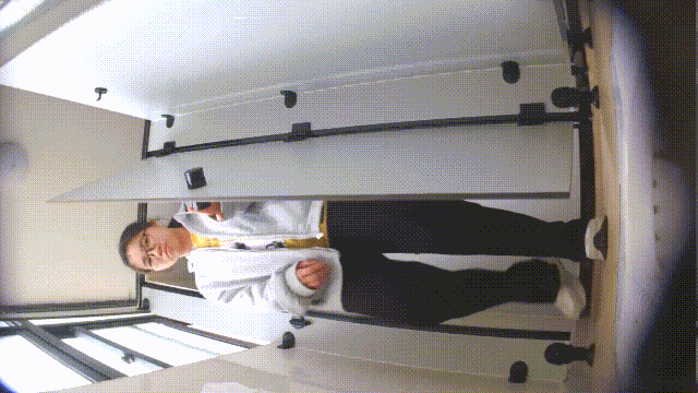 大学校园女厕全景偷拍多位漂亮的美女同学❤️各种各样的美鲍鱼