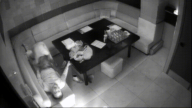 摄像头破解真实偷拍,四眼中年大叔包厢体验特殊服务,巨乳房公主吹拉弹唱一条龙