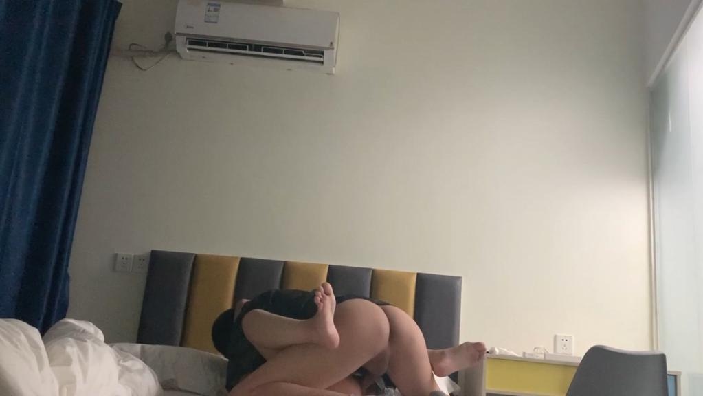 “不要啊求你了”对白刺激 刺青帅小伙露脸霸王硬上弓3位年轻漂亮小姐姐人生赢家啊操遍了所有类型妹子