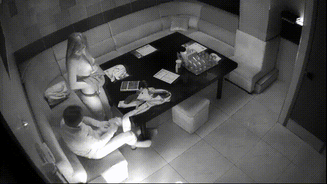 摄像头破解真实偷拍,四眼中年大叔包厢体验特殊服务,巨乳房公主吹拉弹唱一条龙