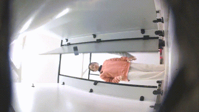 大学校园女厕全景偷拍多位漂亮的美女同学❤️各种各样的美鲍鱼