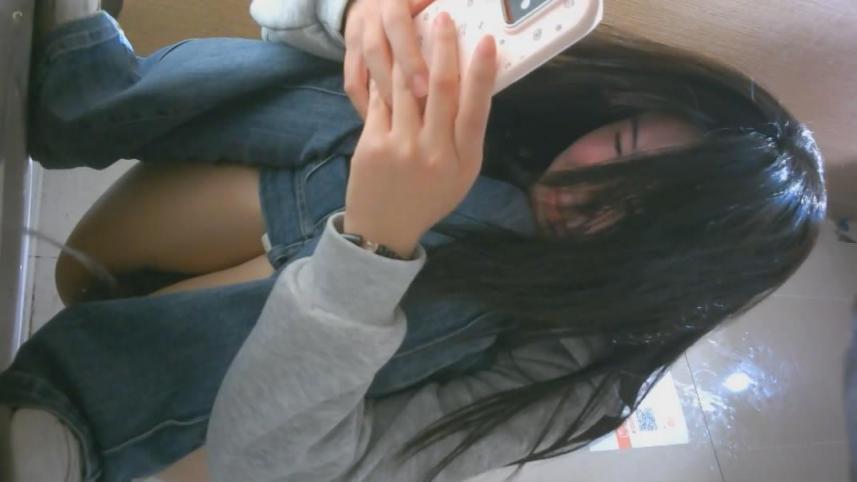 精品酒吧❤️女厕前景高清偷拍小姐尿尿复古布鞋妹子连续呕吐