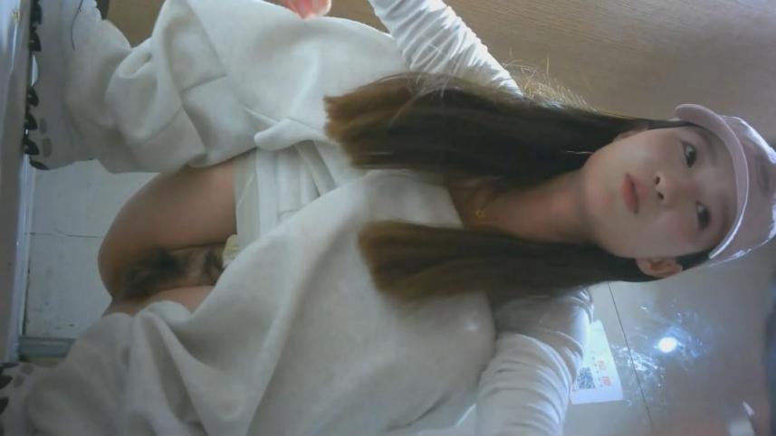 精品酒吧❤️女厕前景高清偷拍小姐尿尿复古布鞋妹子连续呕吐