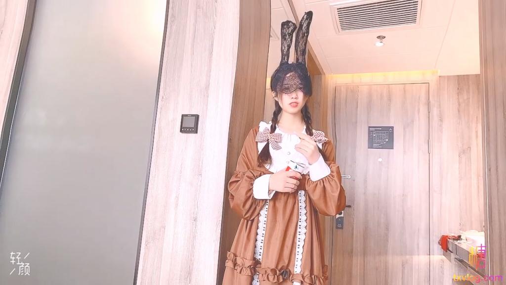 花季少女的淫乱治疗 无良医生诱骗小萝莉内射，如玉的身材嗲声嗲气的淫叫 小反差婊一个