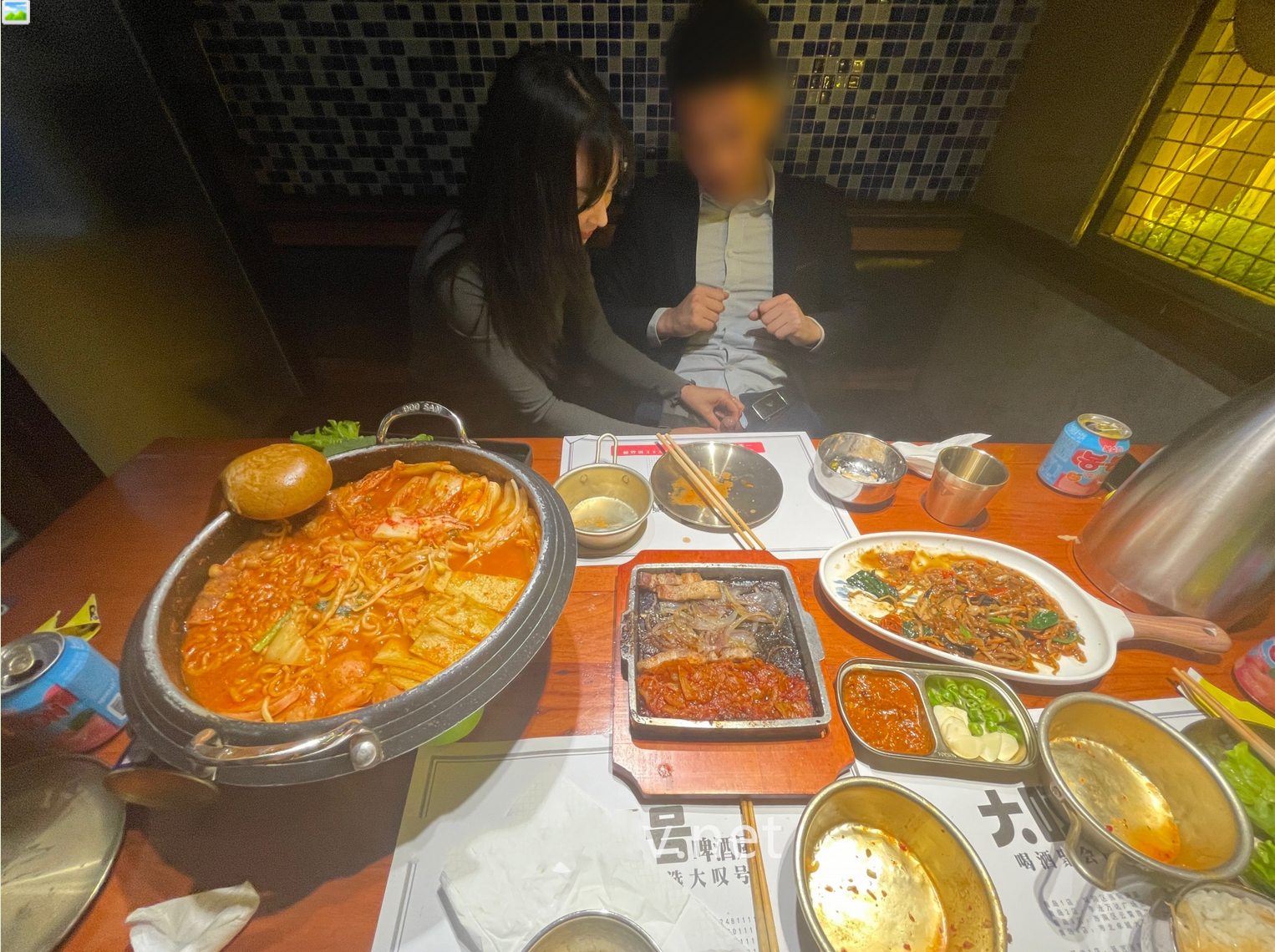 邀单男淫乱旅拍露出啪啪车震，在线欣赏骚婊被肏