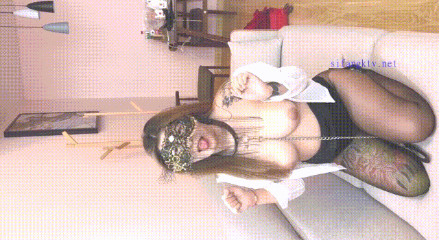 劲爆反差性感尤物『兔兔』及其闺蜜✅VIP群 秀禾群 婚纱露脸口交啪啪，唯美性感婚纱新娘超级反差 完整