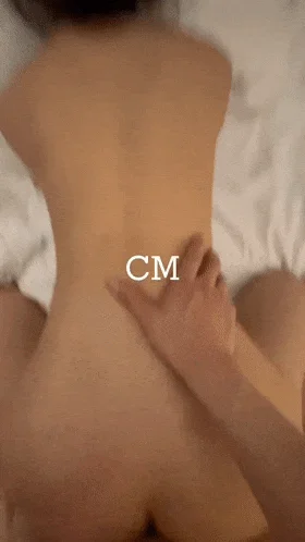 3P双飞女女玩的起飞，学生妹。娇小玲珑，抱起来又操又打屁股