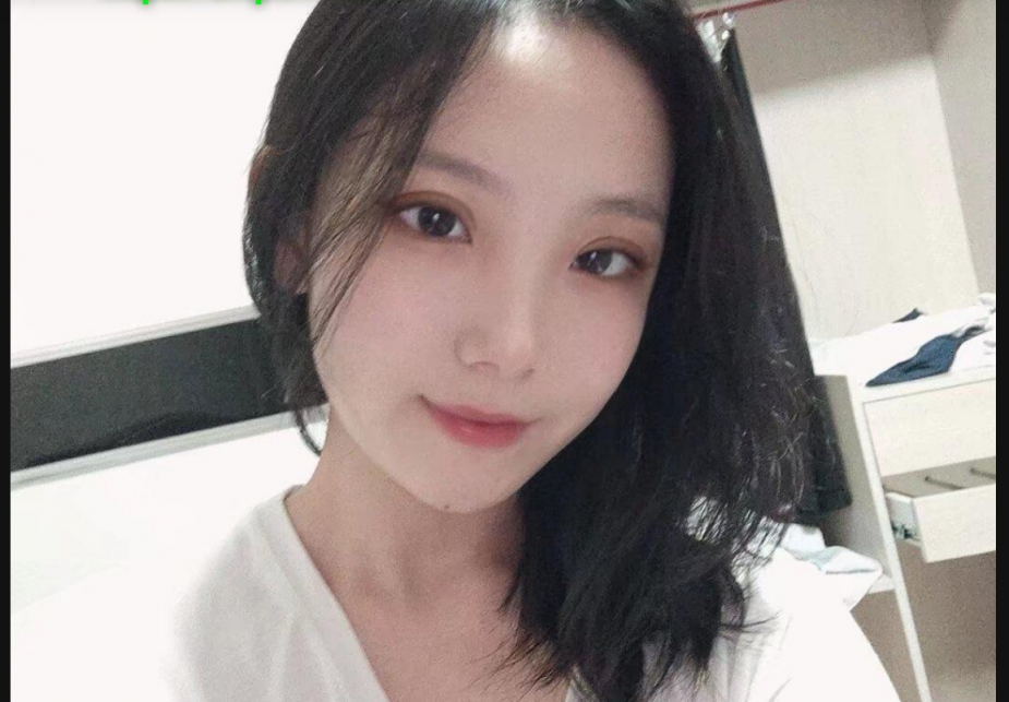 云南大学研究生刘明明 骚母狗沉迷打屁股接烟灰,被男友操得哇哇叫 享受被羞辱的快感