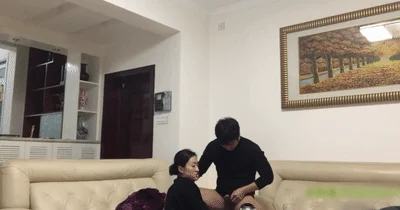 极品少妇✨家中约艹炮友自拍,先超爽口交,后主动骑乘,被各种狂怼艹逼,激情不断!