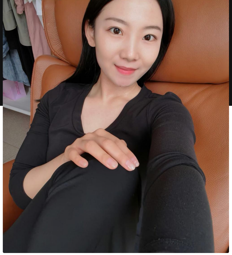 云南大学研究生刘明明 骚母狗沉迷打屁股接烟灰,被男友操得哇哇叫 享受被羞辱的快感