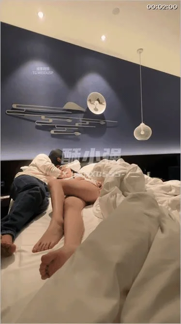 【丝足狂喜】推特28万粉丝国产原创丝袜足交博主「酥小强」付费私拍 线下专约素人模特足交抚摸调情