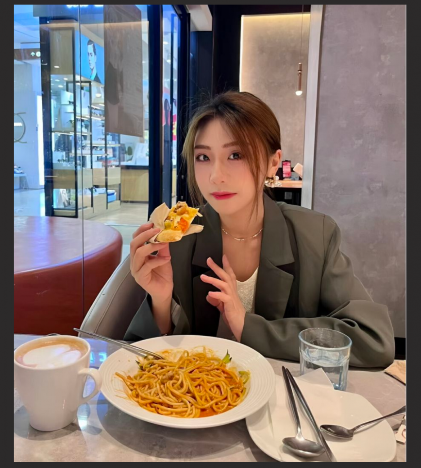 南京女大学生与社会纹身男友 各种场合性爱自拍 被调教的 还主动配合自拍！！