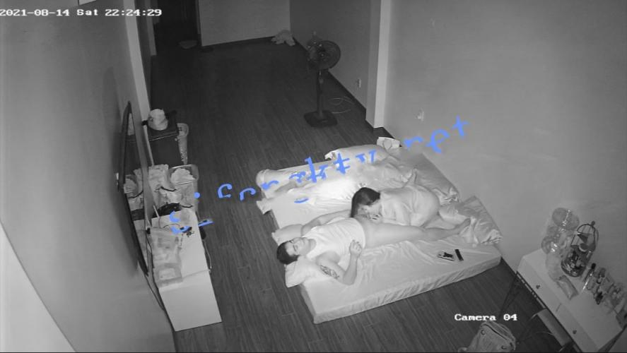 黑客破解家庭网络摄像头 高颜值少妇被朋友认出曝光生活照 偷拍记录婚后幸福的性生活