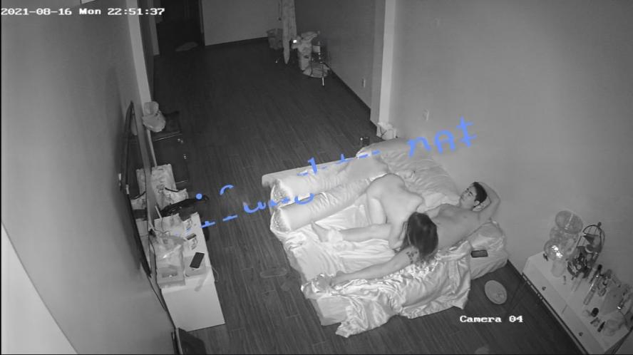 黑客破解家庭网络摄像头 高颜值少妇被朋友认出曝光生活照 偷拍记录婚后幸福的性生活