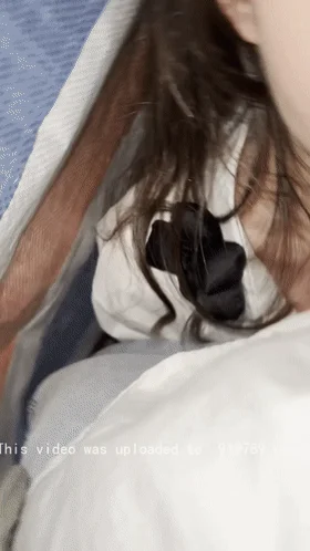 ❤️极品反差婊❤️清纯颜值，十分可爱的 妹妹蹲在巷子内吞食大鸡巴，一副楚楚可怜的模样，太有感觉了！