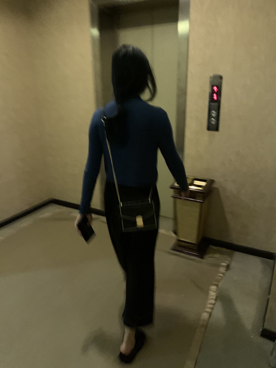 女友刚跟我坦承她一直住在前男友家