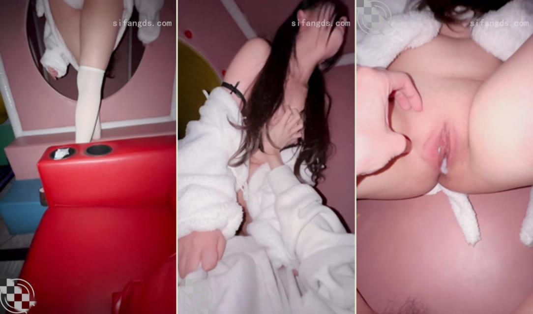 兄妹乱伦❤破处萝莉小表妹 影院里酒精上头 扒开我的裤子口嗨 滑滑梯狭小空间猛操一顿