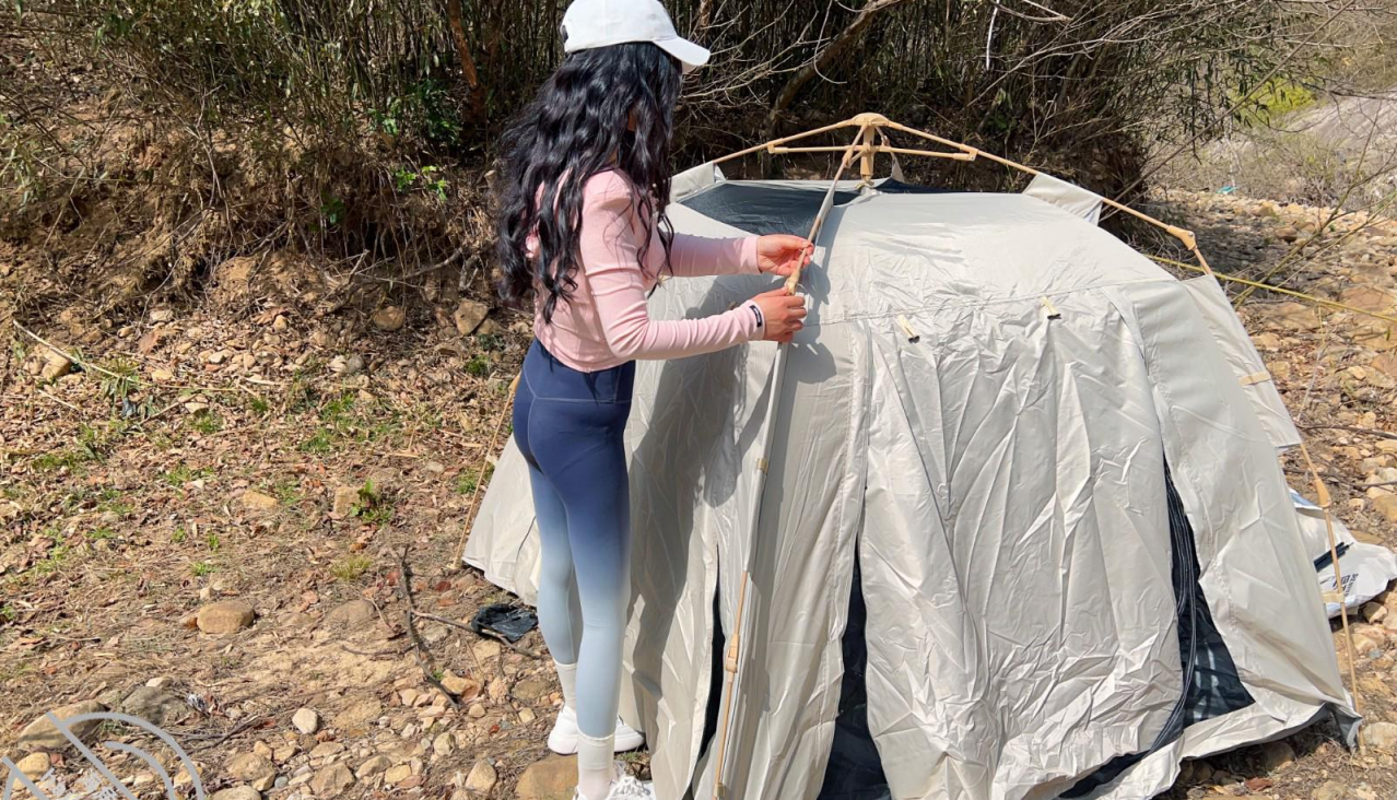 元旦贺岁，跨年夜穿中式服双洞齐开，大量潮喷变相给大家拜年