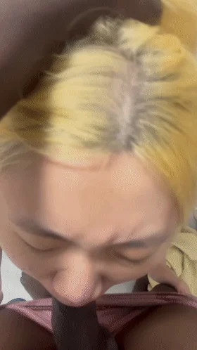 ❤️极品反差婊❤️黄毛妹子李莹莹炫耀自己与黑鬼啪啪啪,第一视角吞食大黑屌,被无套插入狂操!