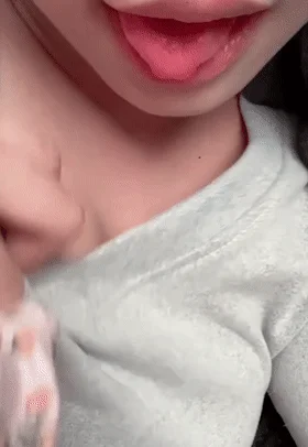 【门事件】 四川巴中00后嫩妹❤️陈佳钰❤️出轨裸聊视频被绿帽男友曝光 极品小母狗各种抠穴假屌自慰！