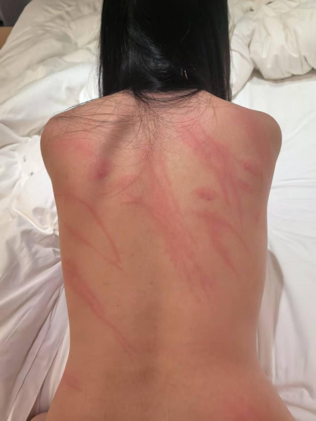 一只喜欢SM的很骚很骚的骚母狗