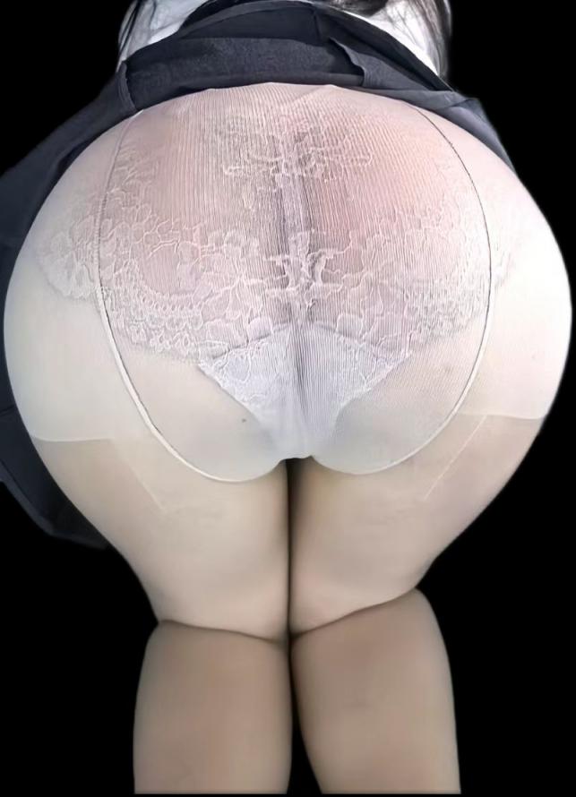 一只喜欢SM的很骚很骚的骚母狗