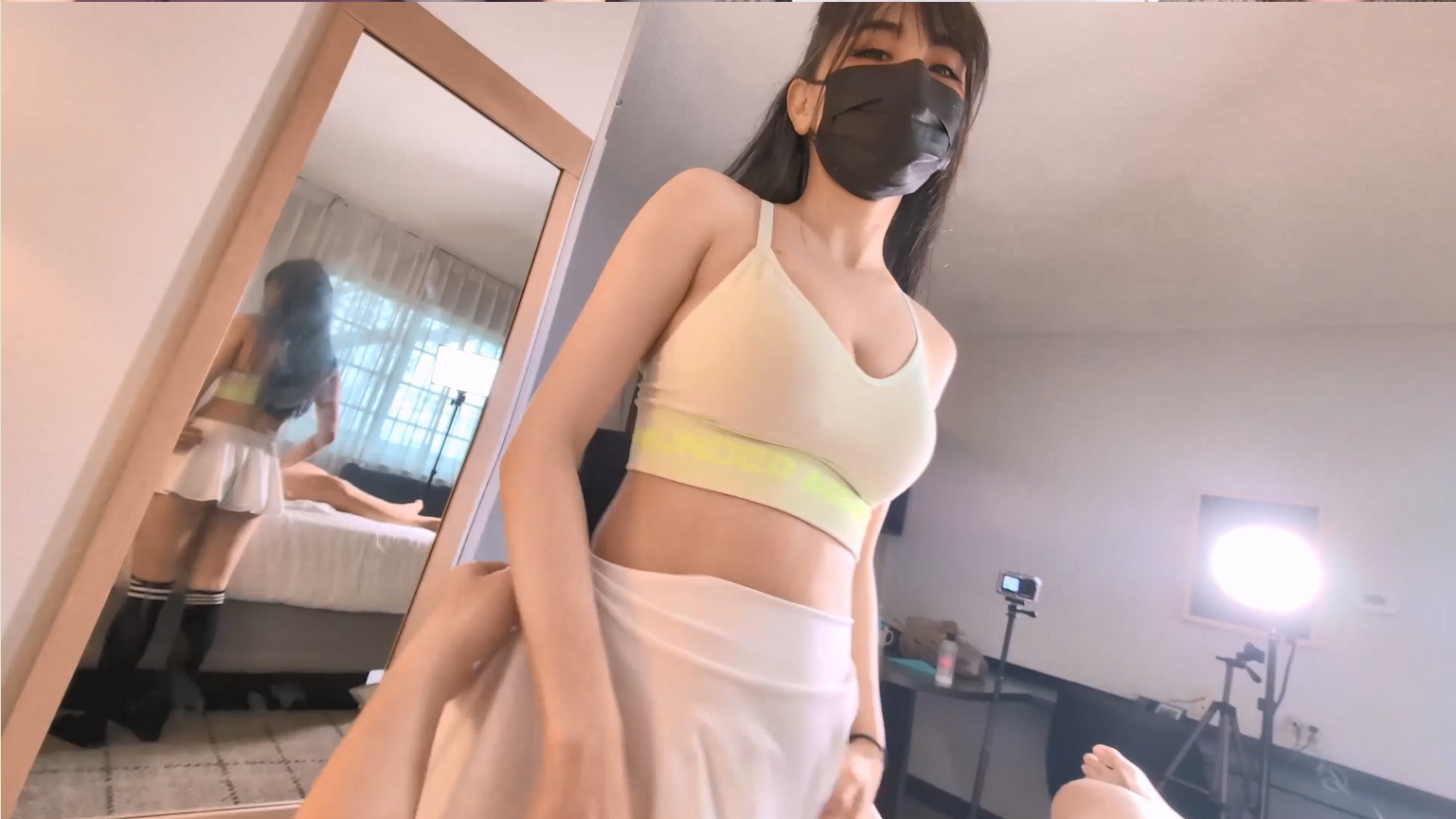 练完瑜伽就想要吃鸡吧的小骚货✅反差白富美御姐女神『小水水』性感清纯的百褶裙下竟然没穿内裤 黑色长筒袜