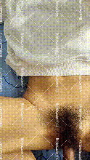 520人妻竟然在这个特殊的日子里，背着老公出来让别人操，还装深情