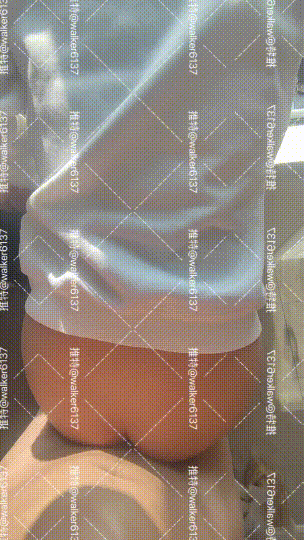 520人妻竟然在这个特殊的日子里，背着老公出来让别人操，还装深情