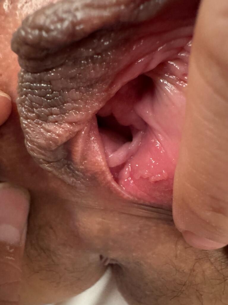 兄弟们进来帮忙看看我老婆的逼，这是被干过了还是没干过？