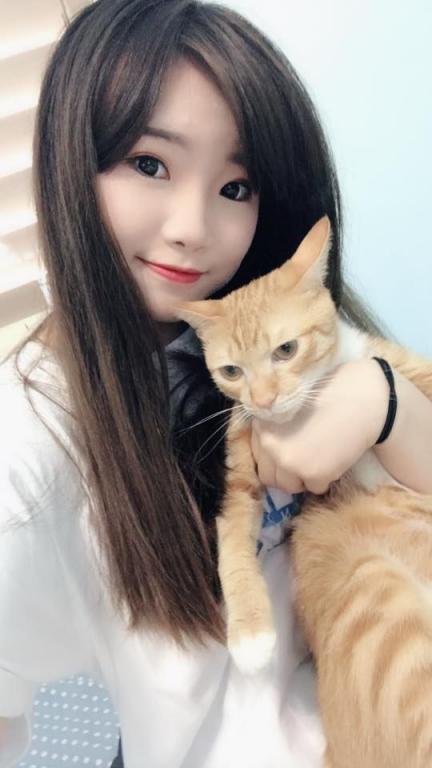 最近看到的一个性张力拉满完全没抵抗力的女孩，给家人分享一下