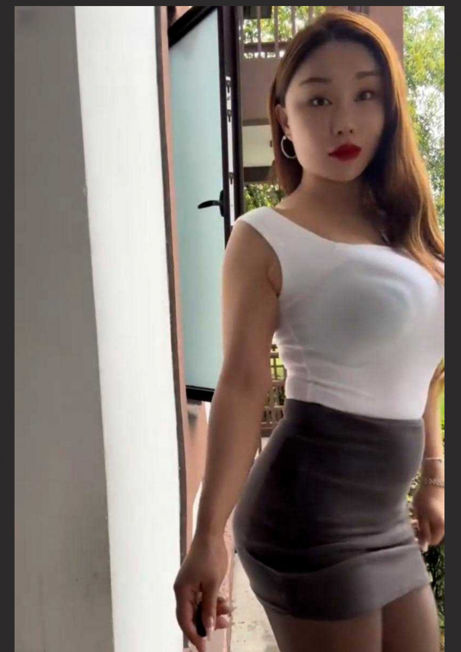 抖音34W粉丝网红张晶滢，巨乳肥臀与金主大哥一V一脸穴同框如母狗般怼着镜头道具自慰