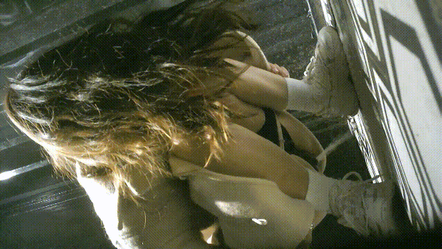 餐厅女厕全景偷拍多位漂亮少妇各种姿势嘘嘘