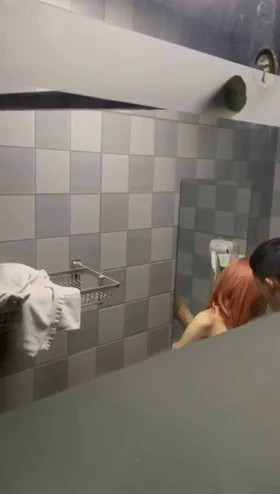 ✨极品嫩妹✨河北衡水嫩妹蒋马娇,被社会大哥破处后,直接在卫生间怼着洗手台狂艹不止!